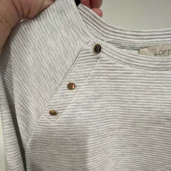 Loft Top - Picture 2 of 3